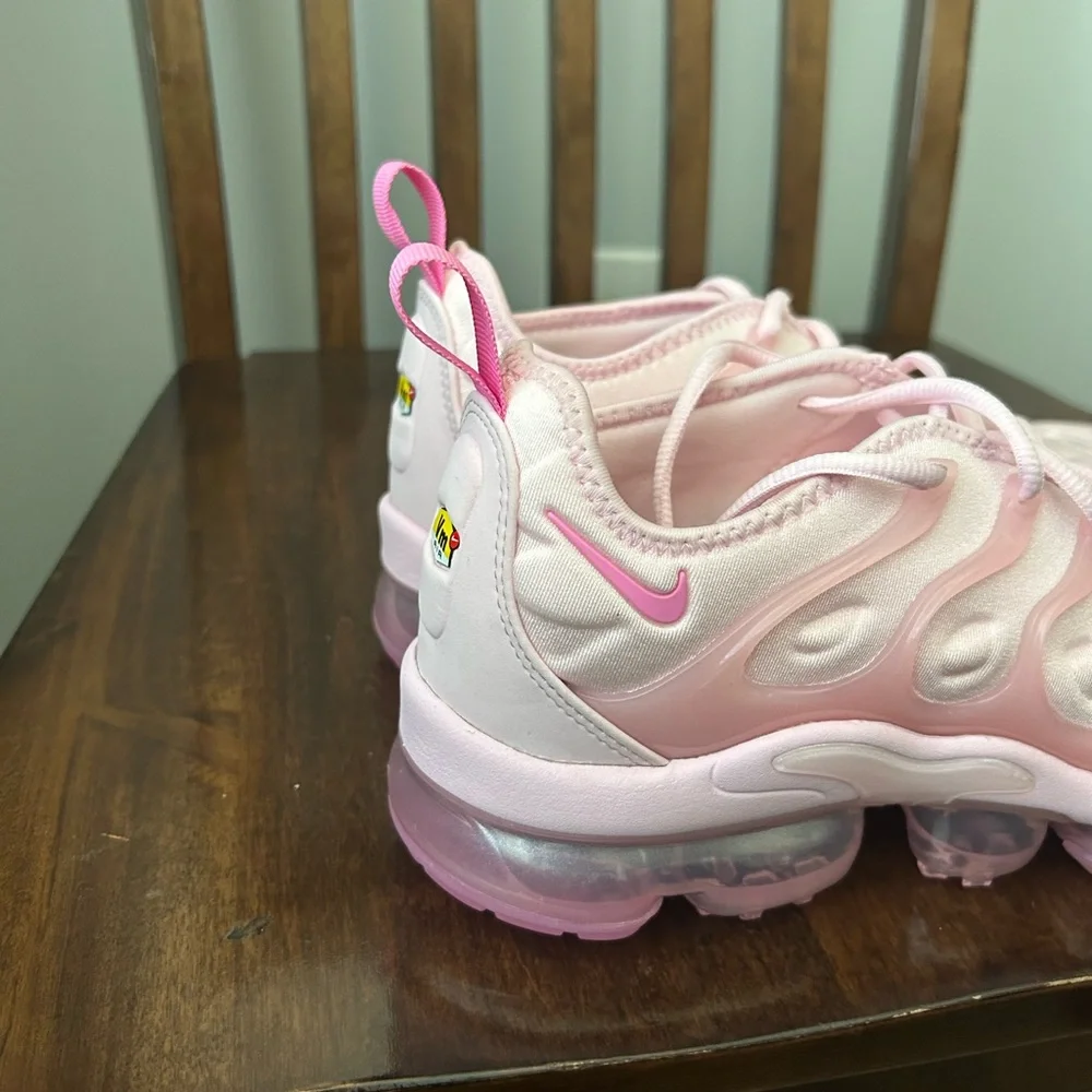 Nike Air Vapormax Plus Pink Foam‎ (Women's) FZ3614-686 NEW Size 8.5